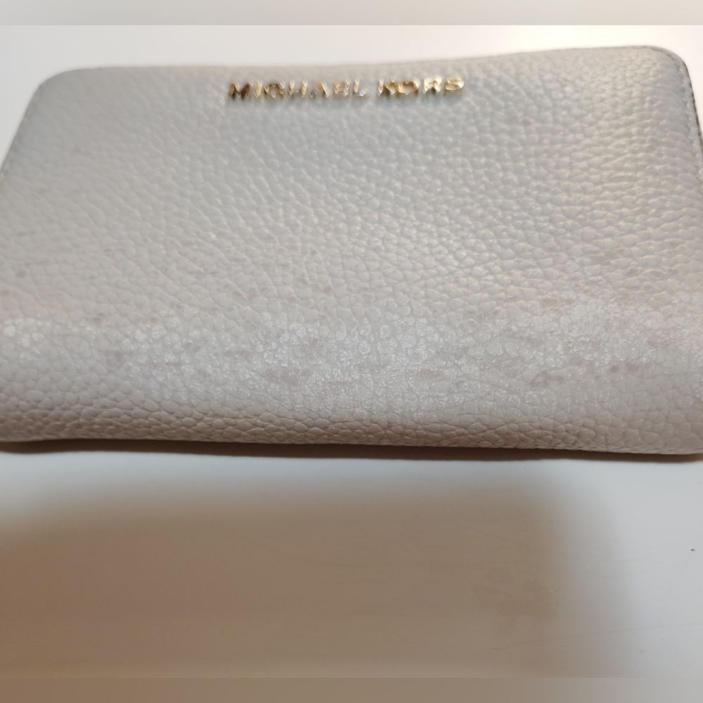 💛*Michael Kors* Leather Zip-Around Wallet with Gold Logo💛 - Picture 5 of 5